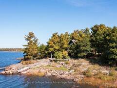 1 A20 ISLAND The Archipelago Ontario, P0G 1K0