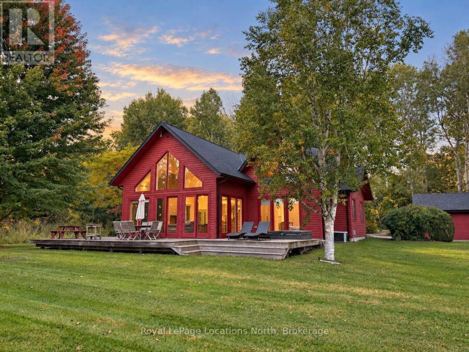 21 BUCKINGHAM BOULEVARD, Collingwood, Ontario L9Y 3Y9