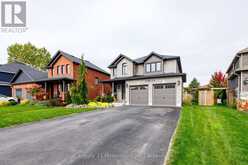 13 GILPIN CRESCENT | Collingwood Ontario | Slide Image Three