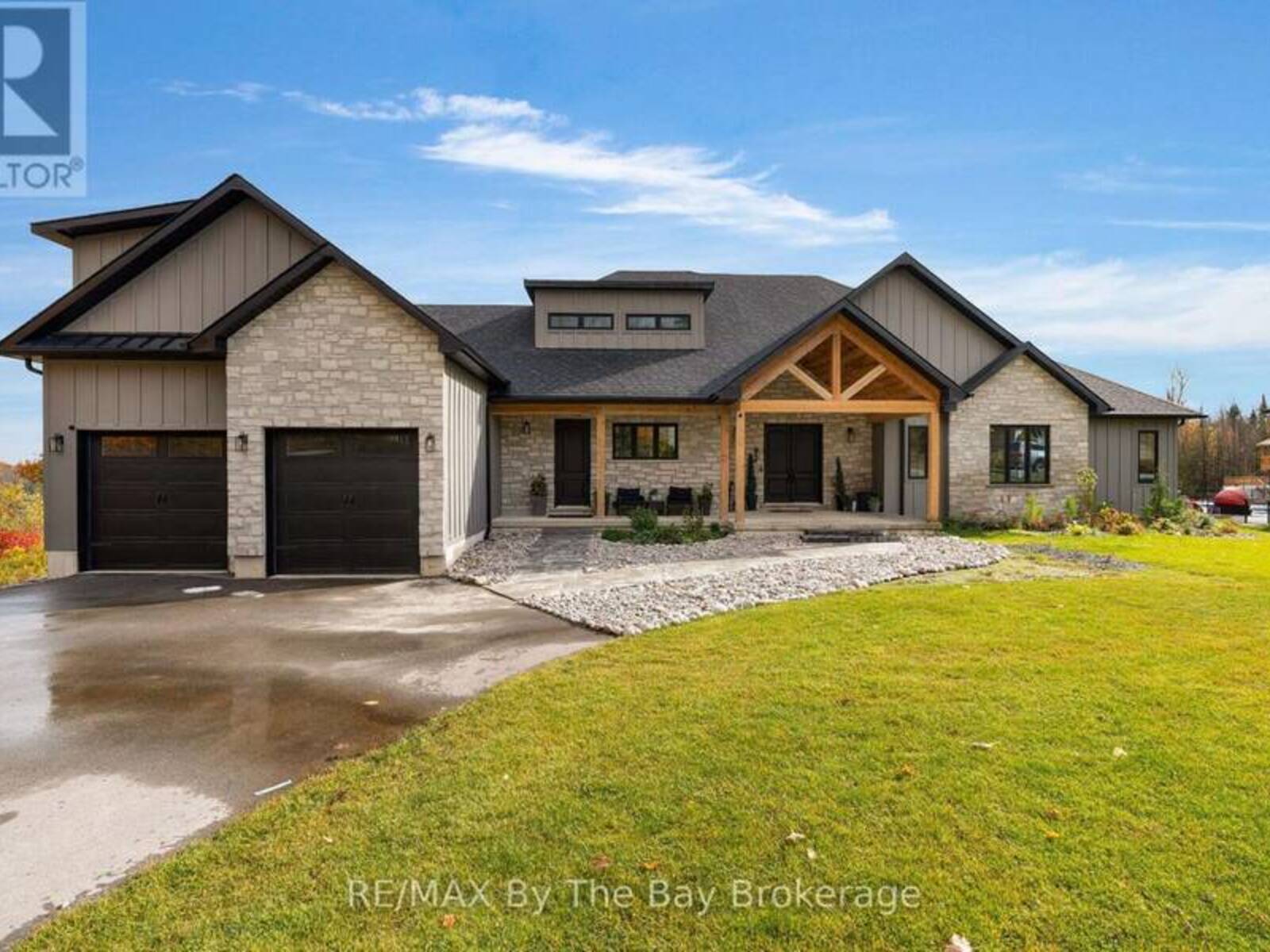 93 MOONSTONE ROAD E, Oro-Medonte, Ontario L0K 1N0
