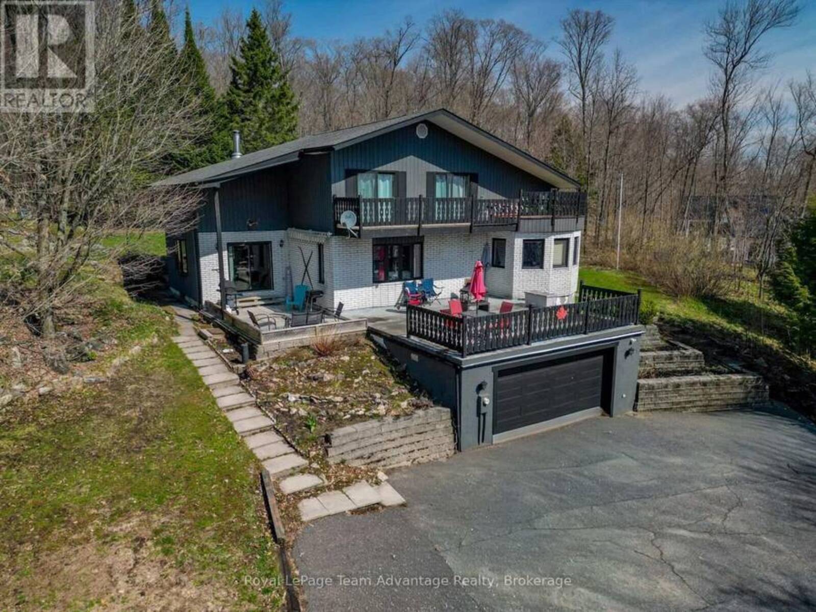 12 TAYLOR CRESCENT, McDougall, Ontario P2A 2W9