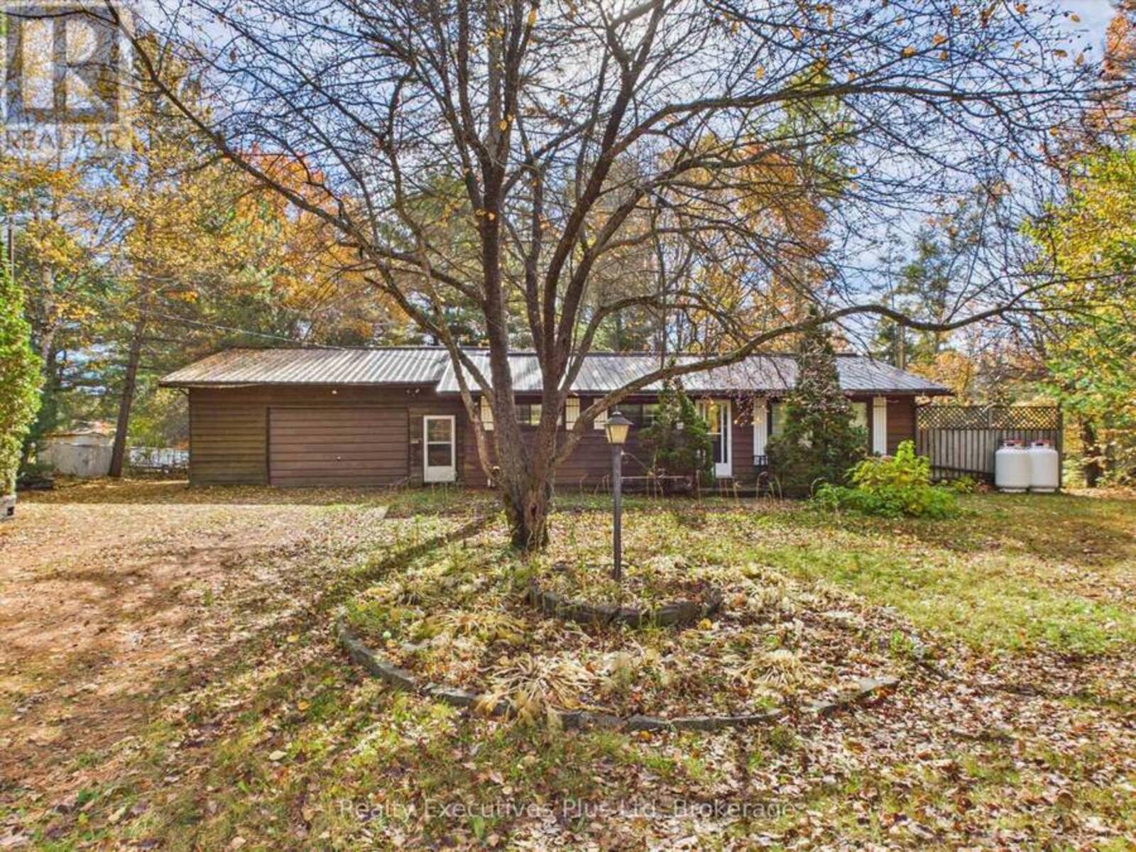 117 FOREST LAKE ROAD, Sundridge, Ontario P0A 1Z0