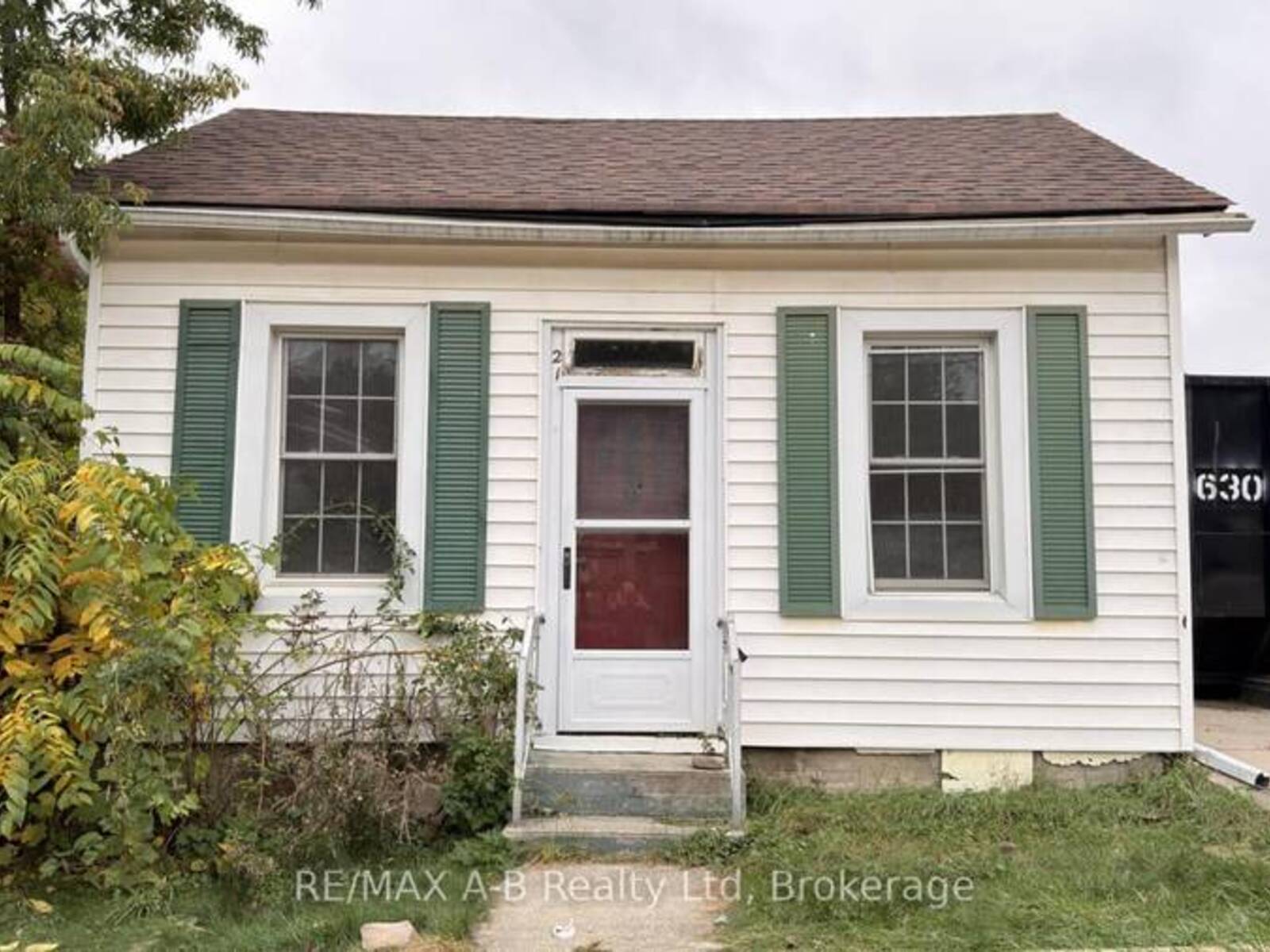 21 HENRY STREET, Cambridge, Ontario N1R 3V8