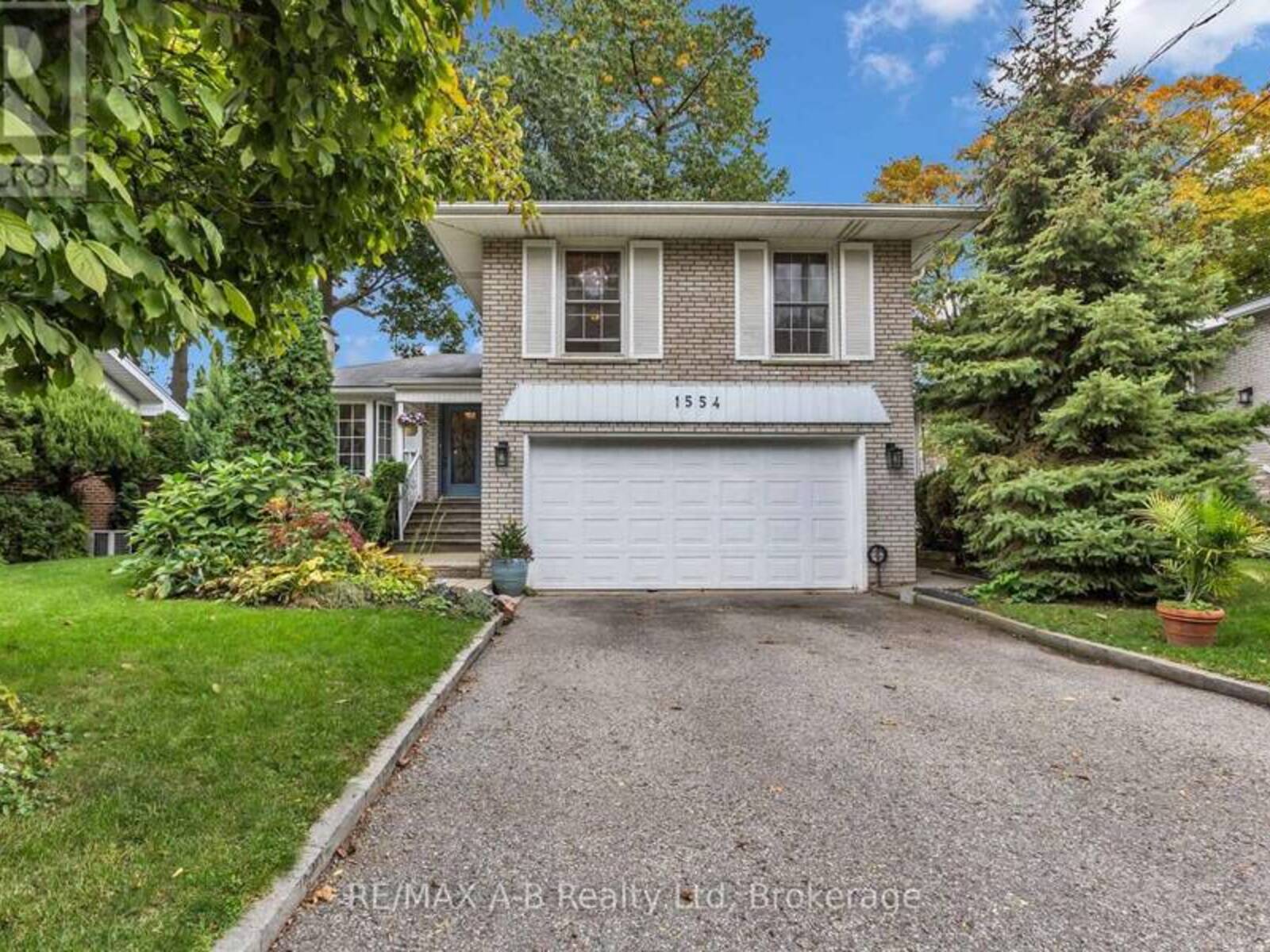 1554 SUNNYCOVE DRIVE, Mississauga, Ontario L4X 1B5