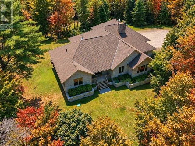 2452 DOE LAKE ROAD Gravenhurst Ontario, P1P 1R3 - 4 Bedrooms Home For Sale