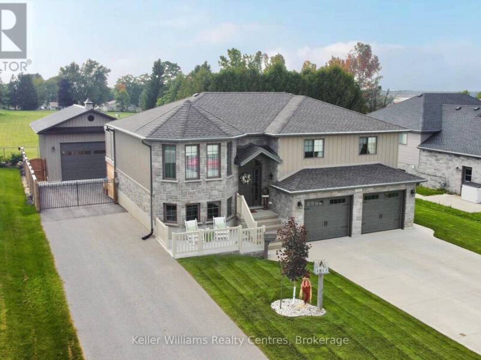 102 TOWER ROAD, Chesley, Ontario N0G 1L0