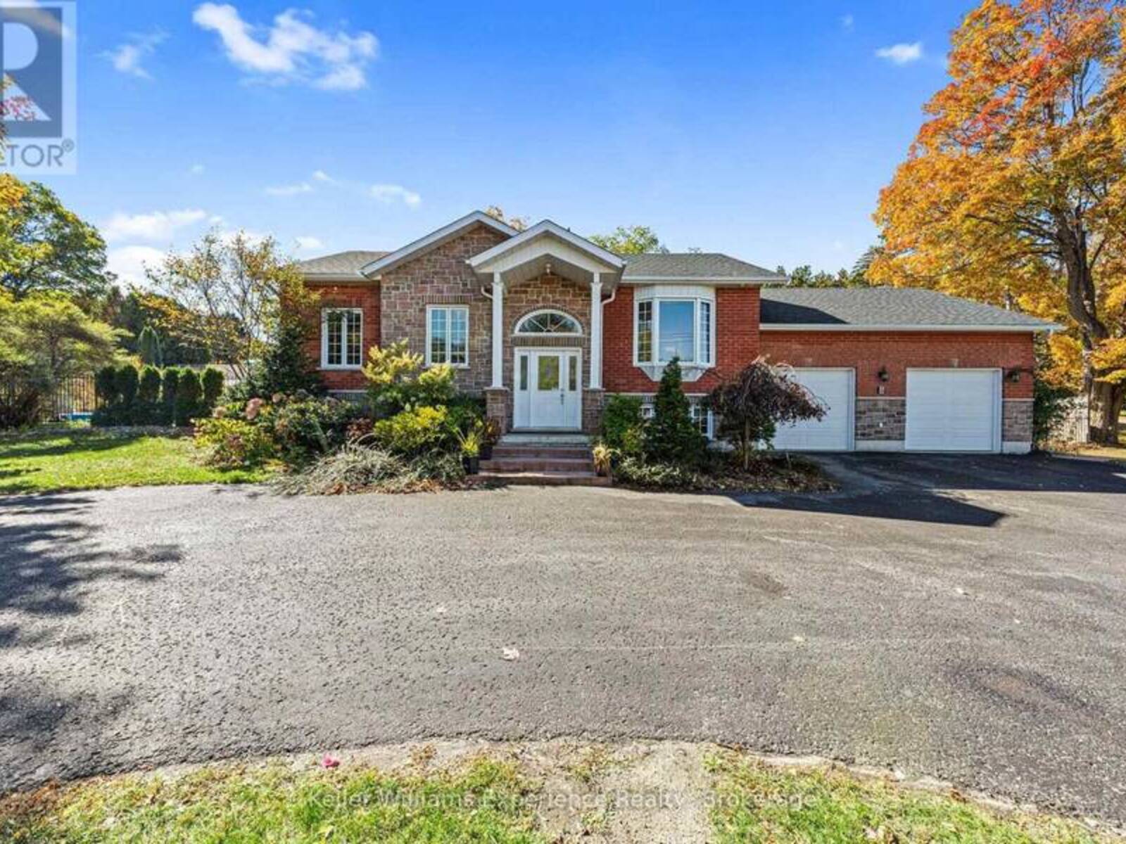 8 WEST STREET, Penetanguishene, Ontario L9M 1R4