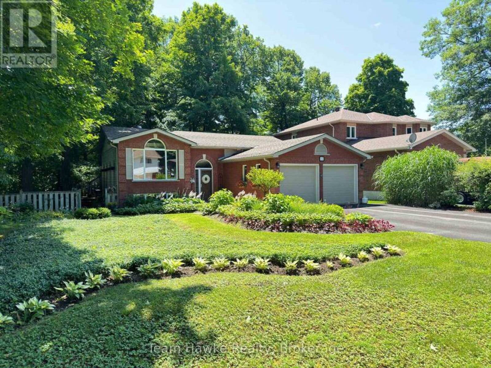 16 BRULE STREET, Penetanguishene, Ontario L9M 1B2