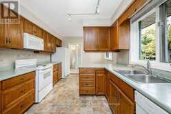 9 VINE CRESCENT | Barrie Ontario | Slide Image Eight