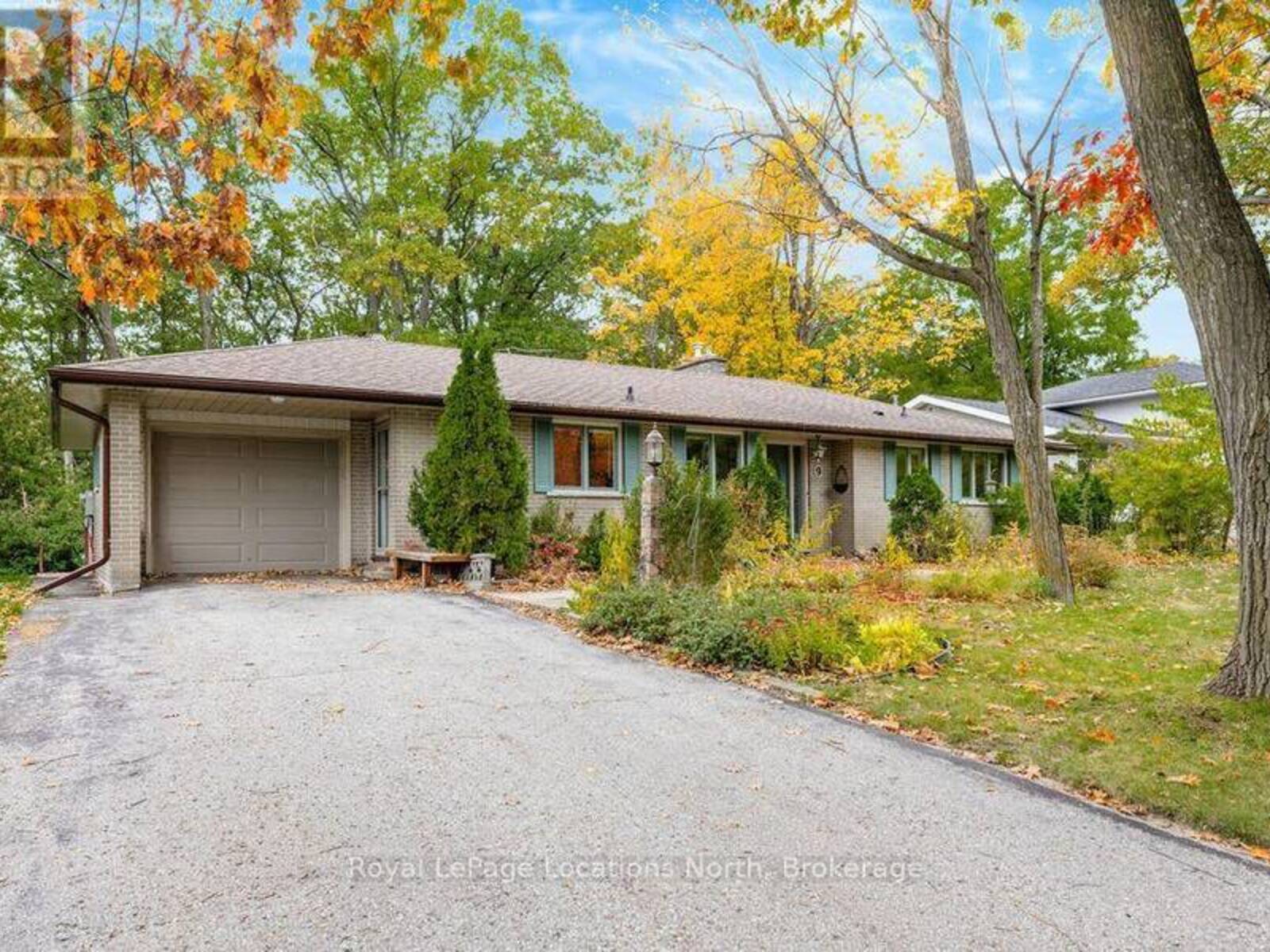 9 VINE CRESCENT, Barrie, Ontario L4N 2B3
