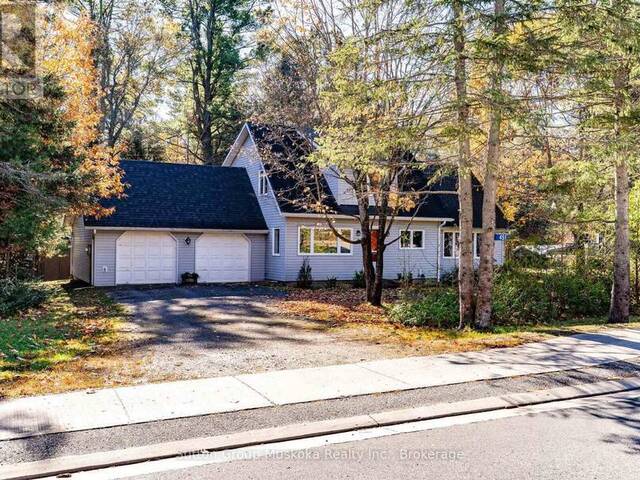 451 MUSKOKA RD #10 ROAD Huntsville Ontario, P0B 1L0 - 3 Bedrooms Home For Sale
