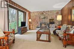 13 EAST ROAD | Baysville Ontario | Slide Image Nine