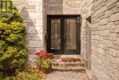 7 - 25 MANOR PARK CRESCENT | Guelph Ontario | Slide Image Four