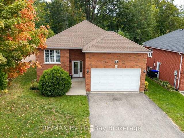 13 TONA TRAIL Wasaga Beach Ontario, L9Z 0A5 - 3 Bedrooms Home For Sale