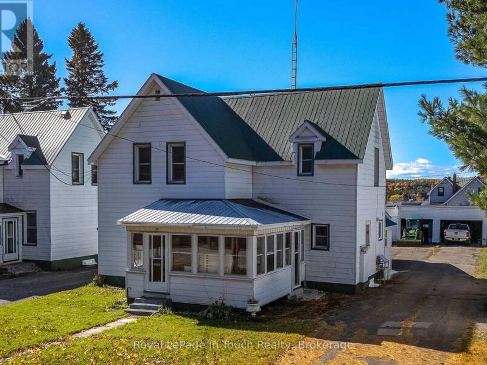 32 MARIA STREET, Penetanguishene, Ontario L9M 1L7