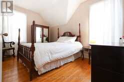257 ONTARIO STREET | Stratford Ontario | Slide Image Thirty-four