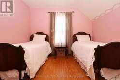 257 ONTARIO STREET | Stratford Ontario | Slide Image Thirty-eight