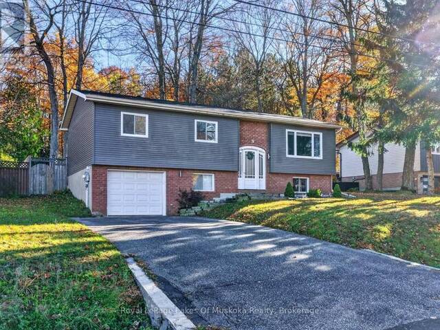 9 SHAW CRESCENT Huntsville Ontario, P1H 1V8 - 4 Bedrooms Home For Sale