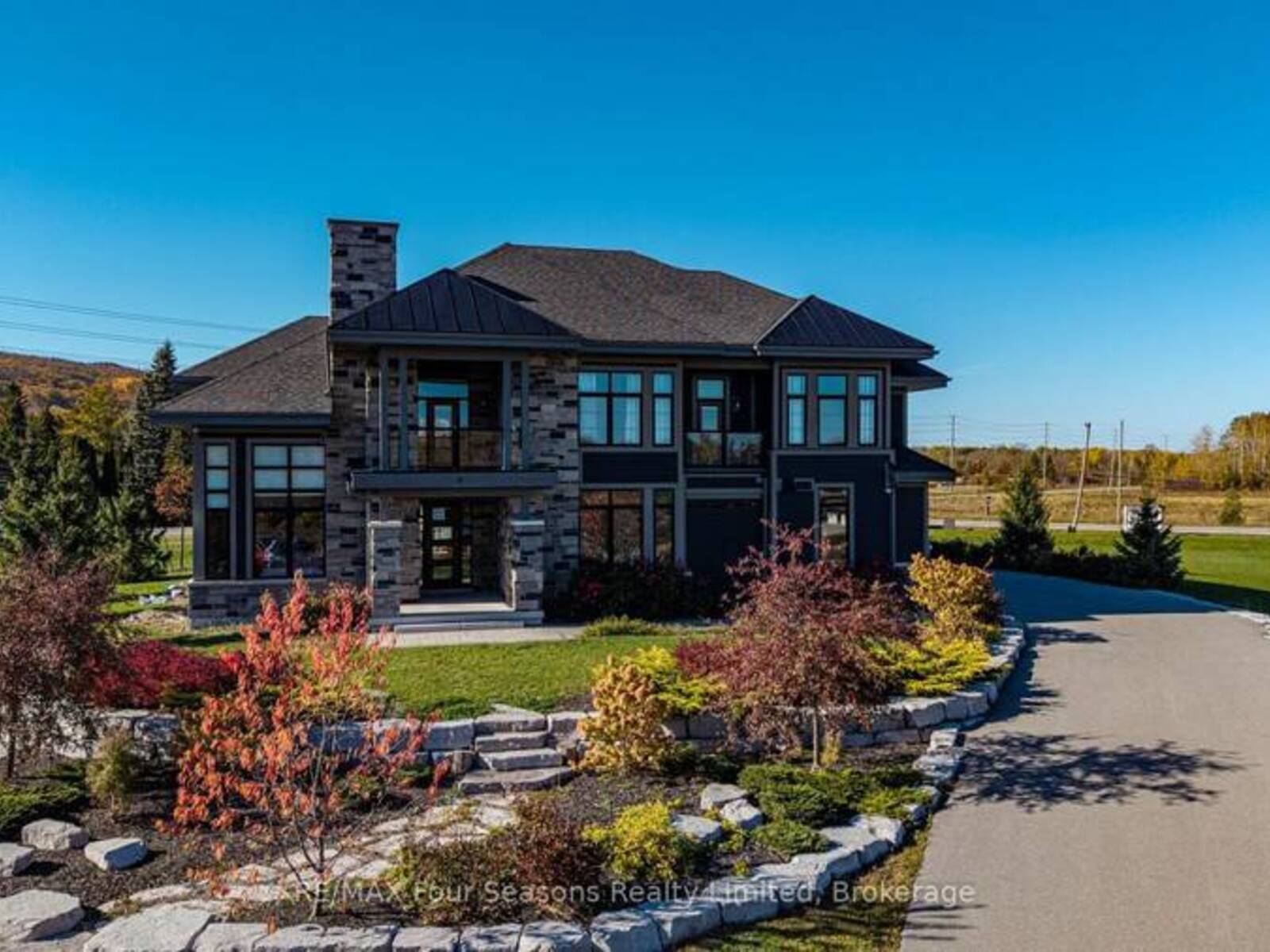 9 WINDROSE VALLEY BOULEVARD, Collingwood, Ontario L9Y 0K2