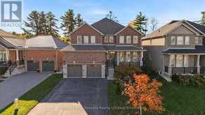 71 LOCKERBIE CRESCENT | Collingwood Ontario | Slide Image One