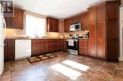 5 FAIRFIELD DRIVE | Stratford Ontario | Slide Image Sixteen