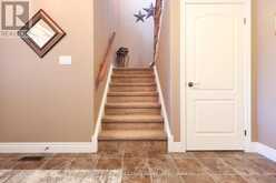 5 FAIRFIELD DRIVE | Stratford Ontario | Slide Image Eight