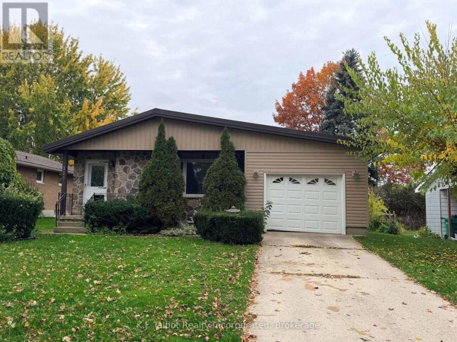 216 DAWNROSE DRIVE, Goderich, Ontario N7A 4C2