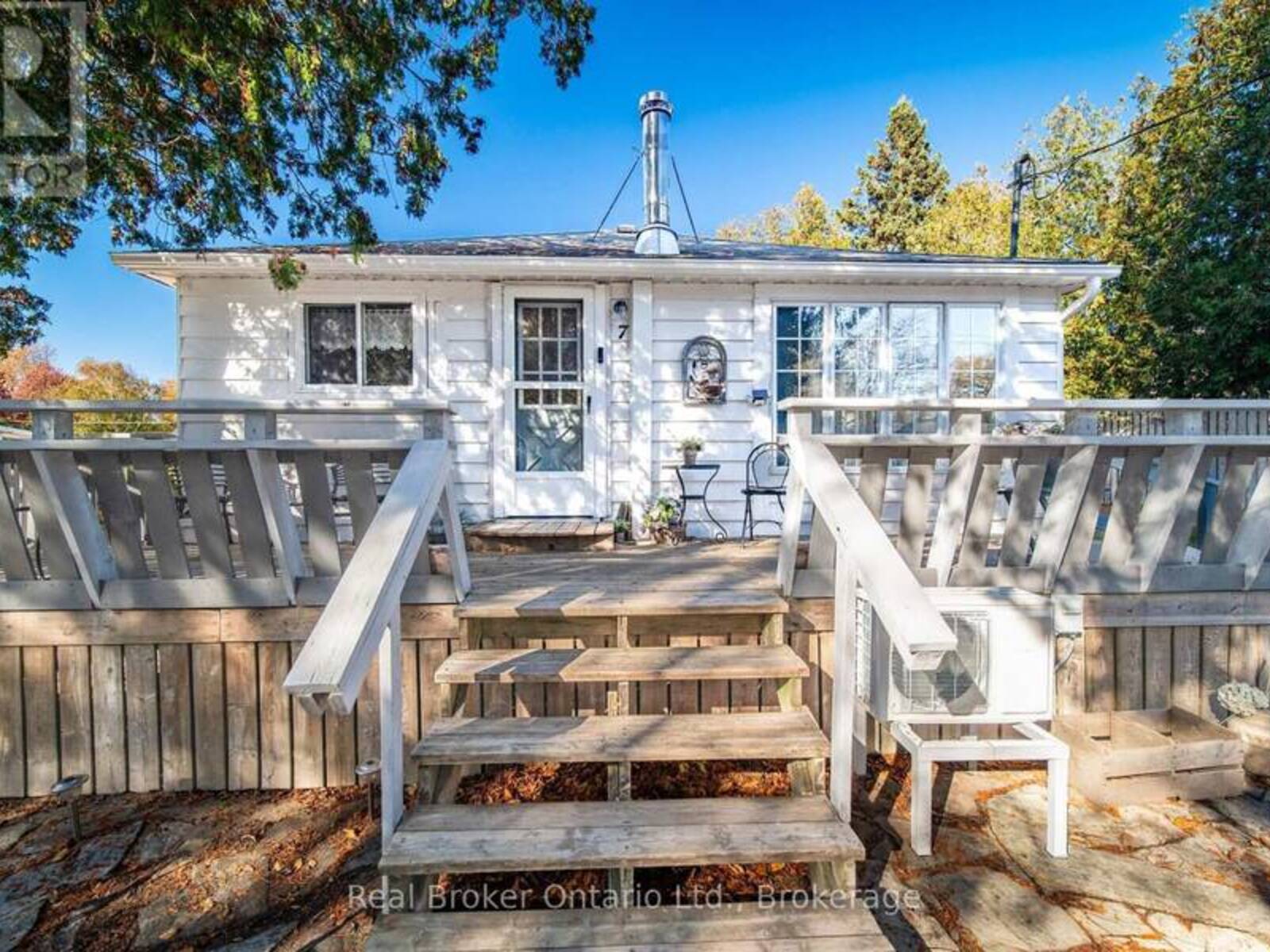 7 HAMILTON PLACE, Sauble Beach, Ontario N0H 2G0