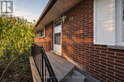 88 SUNNYLEA CRESCENT | Guelph Ontario | Slide Image Two
