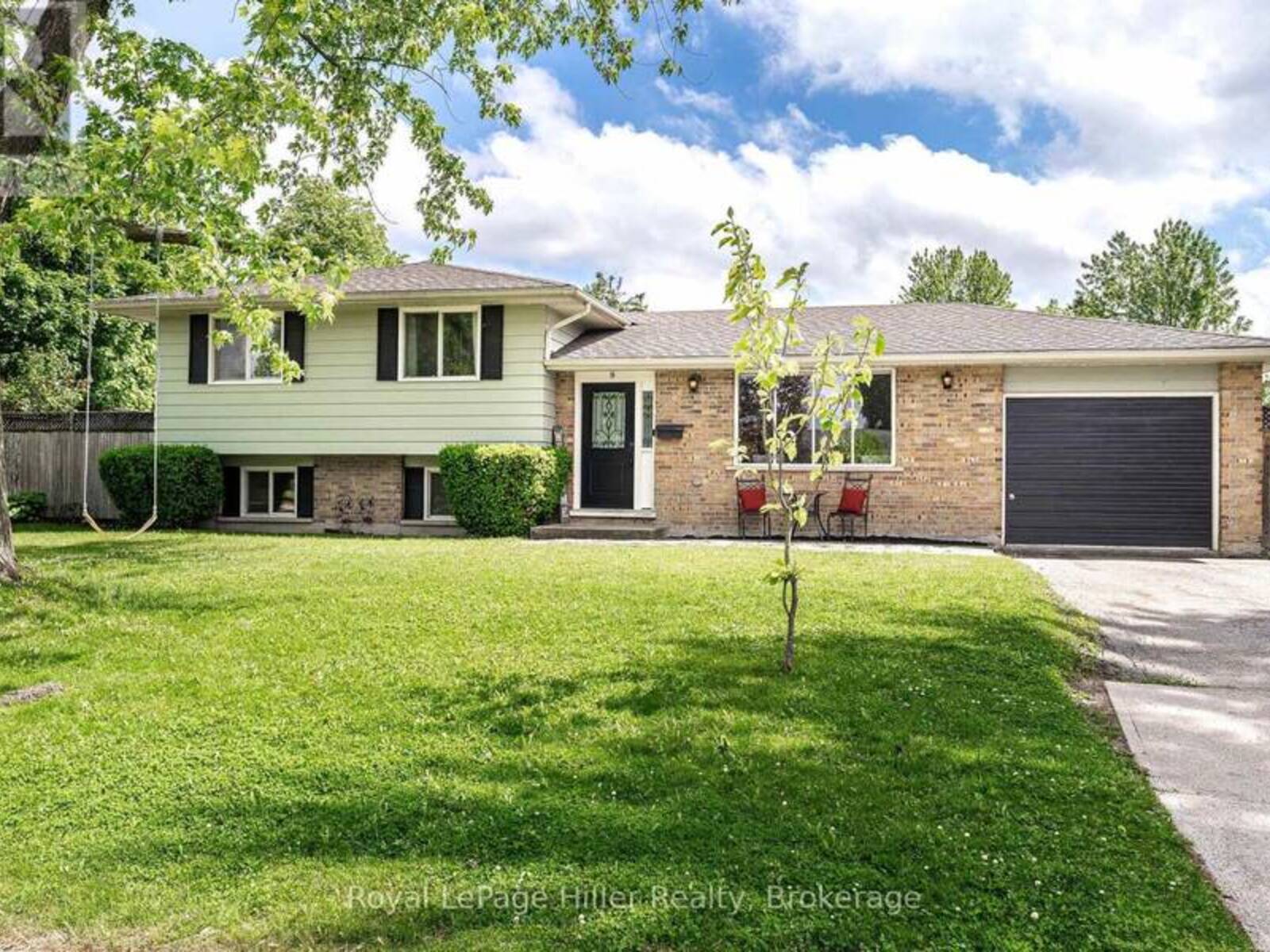 9 SIMPSON COURT, Stratford, Ontario N5A 6Y3