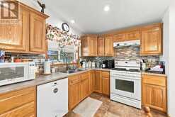 7 CHEROKEE LANE | Goderich Ontario | Slide Image Eight