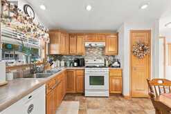 7 CHEROKEE LANE | Goderich Ontario | Slide Image Nine