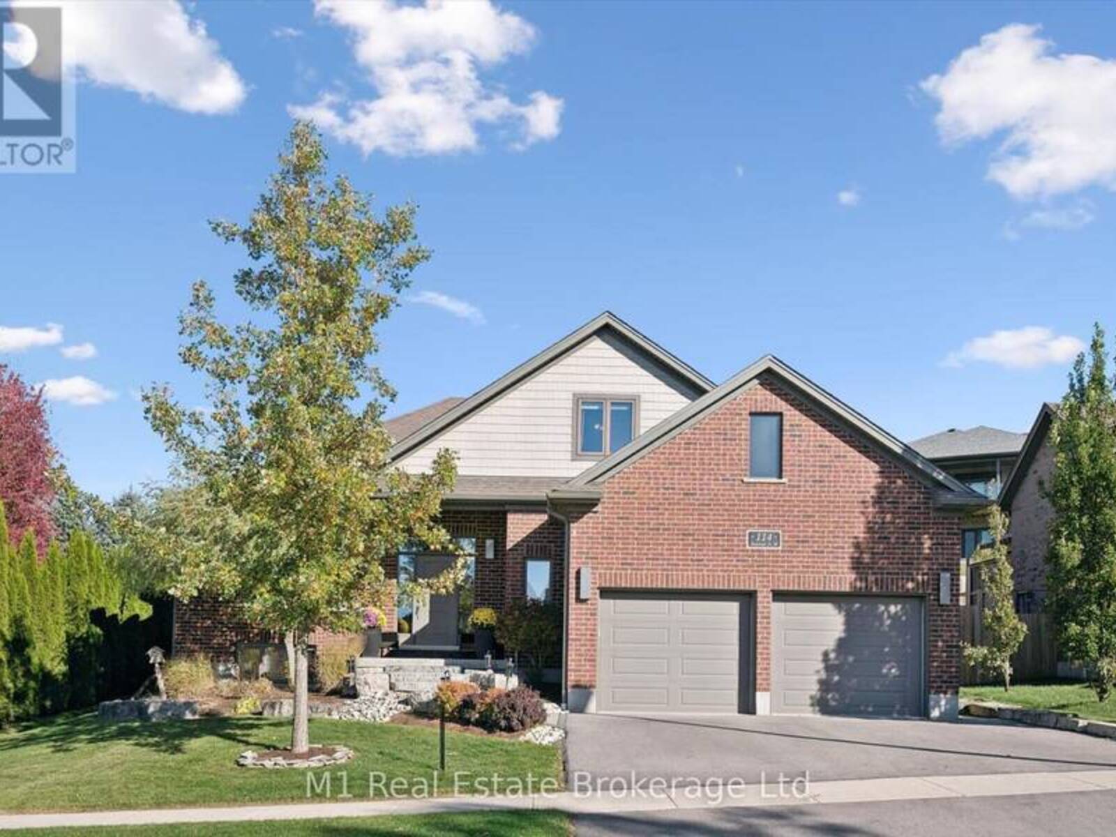 114 ANDREWS DRIVE W, Mapleton, Ontario N0G 1P0