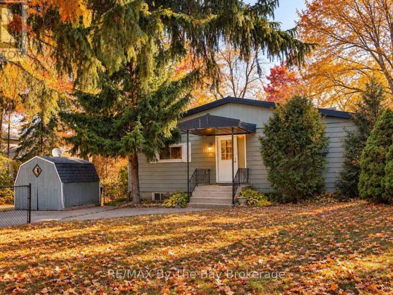 103 SUNNIDALE ROAD S, Wasaga Beach, Ontario L9Z 2S9