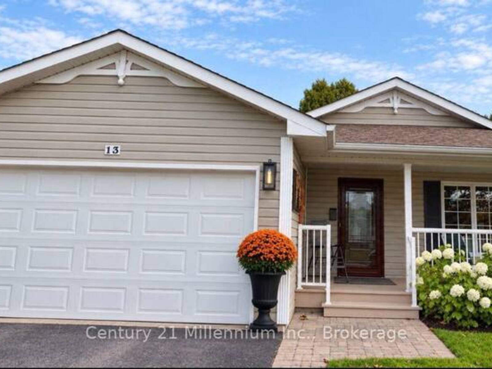 13 VIRGINIA AVENUE, Wasaga Beach, Ontario L9Z 3A8