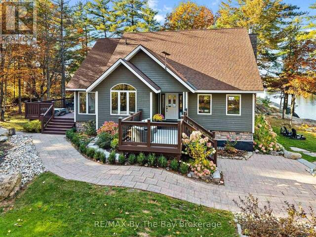 100 ISLAND 630/ROBERTS ISLAND Honey Harbour Ontario, P0E 1E0 - 4 Bedrooms Waterfront Home For sale