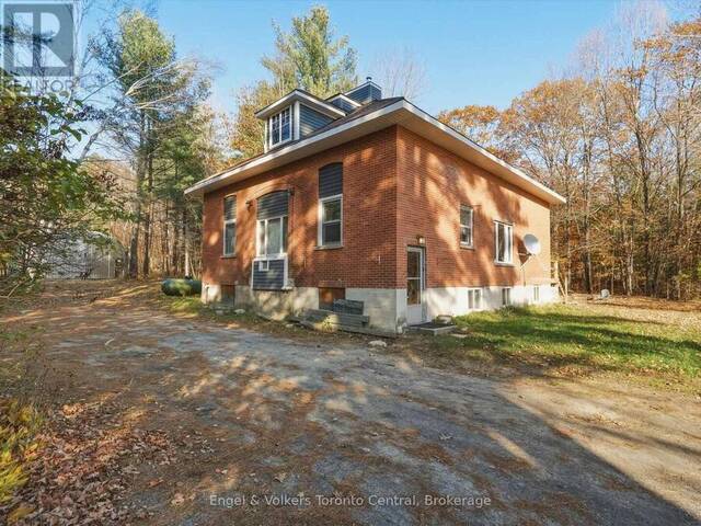 2026 PENINSULA ROAD Port Carling Ontario, P0B 1J0 - 3 Bedrooms Home For Sale