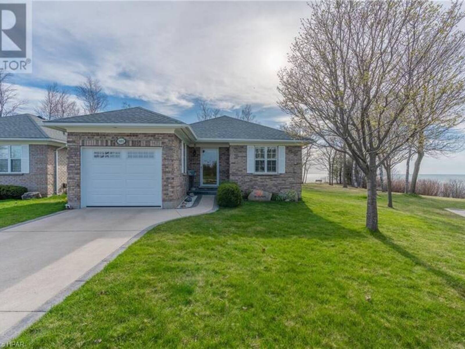 301 BETHUNE Crescent, Goderich, Ontario N7A 4M6