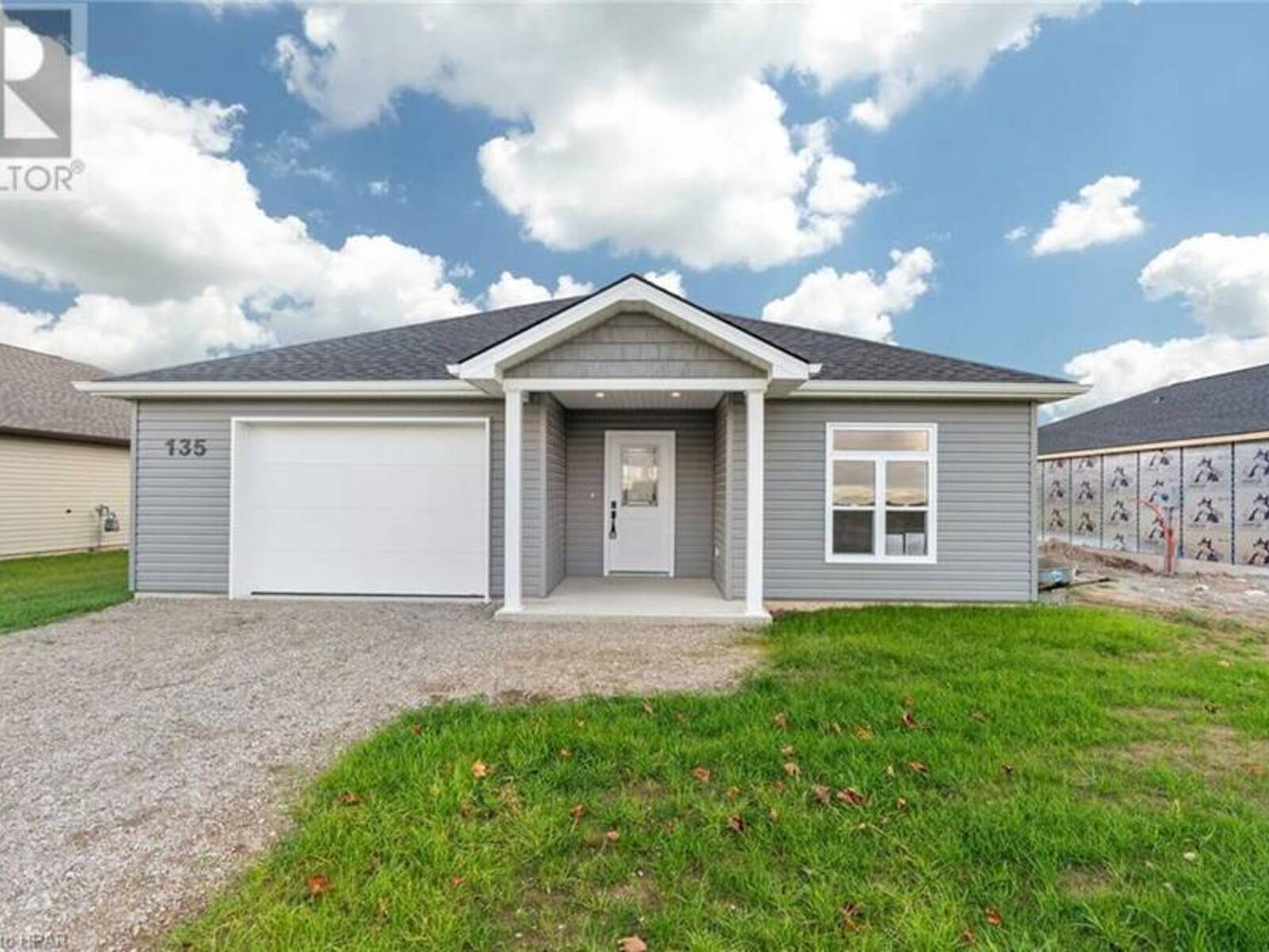 135 VICTORIA Avenue E, Crediton, Ontario N0M 1M0