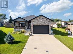 19 PICKETT Court Mitchell Ontario, N0K 1N0