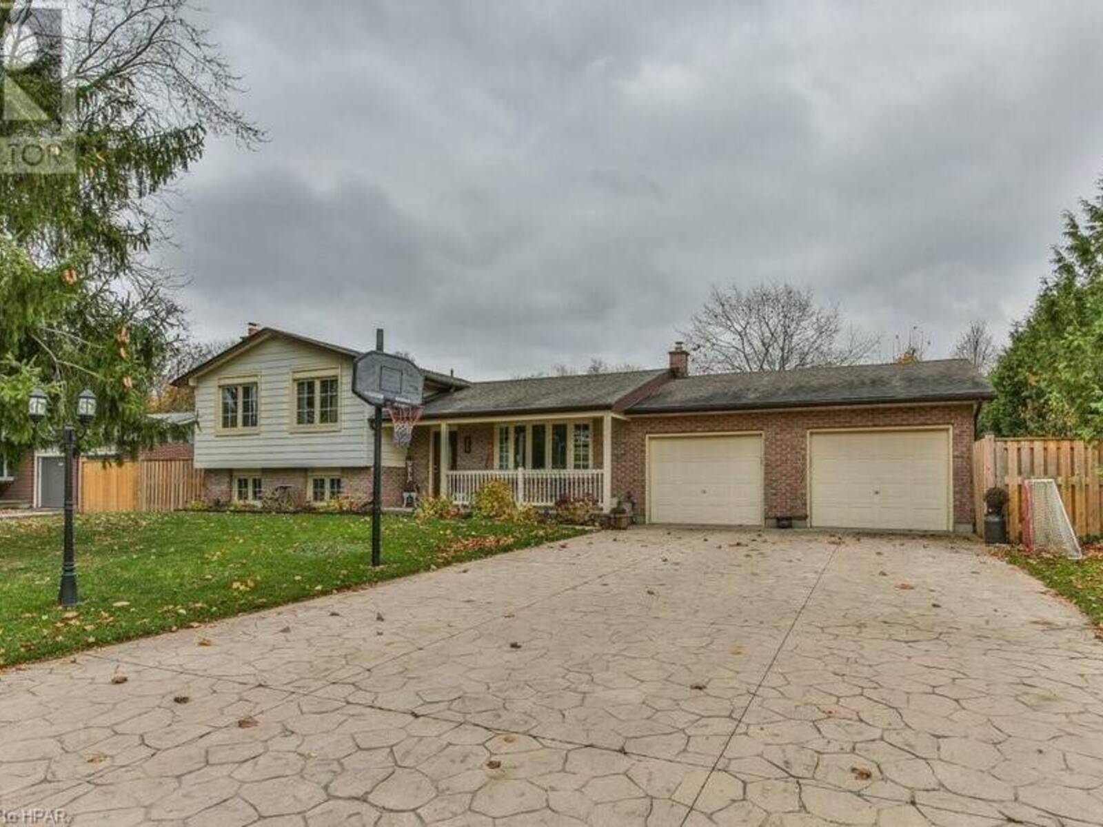 25 FINLAYSON Drive, Thamesford, Ontario N0M 2M0