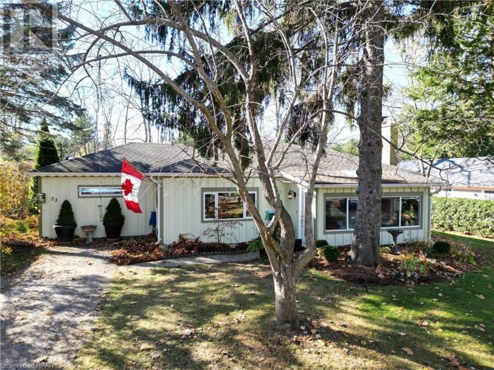 33 MAIN ST N, Bayfield, Ontario N0M 1G0