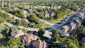 59 CRANBERRY LANE | Aurora Ontario | Slide Image Four