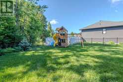 51 WELKIN GROVE | North Bay Ontario | Slide Image Thirteen