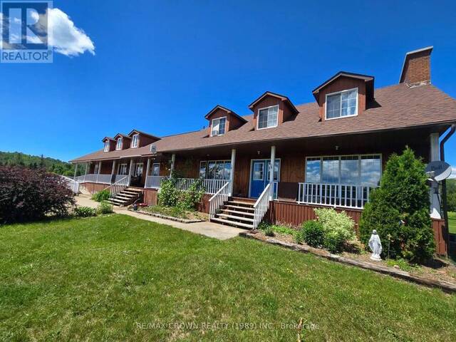 43 LINE 3 ROAD N North Bay Ontario, P0H 2E0 - 7 Bedrooms Home For Sale