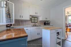 80 SPRUCE DRIVE | Temagami Ontario | Slide Image Six