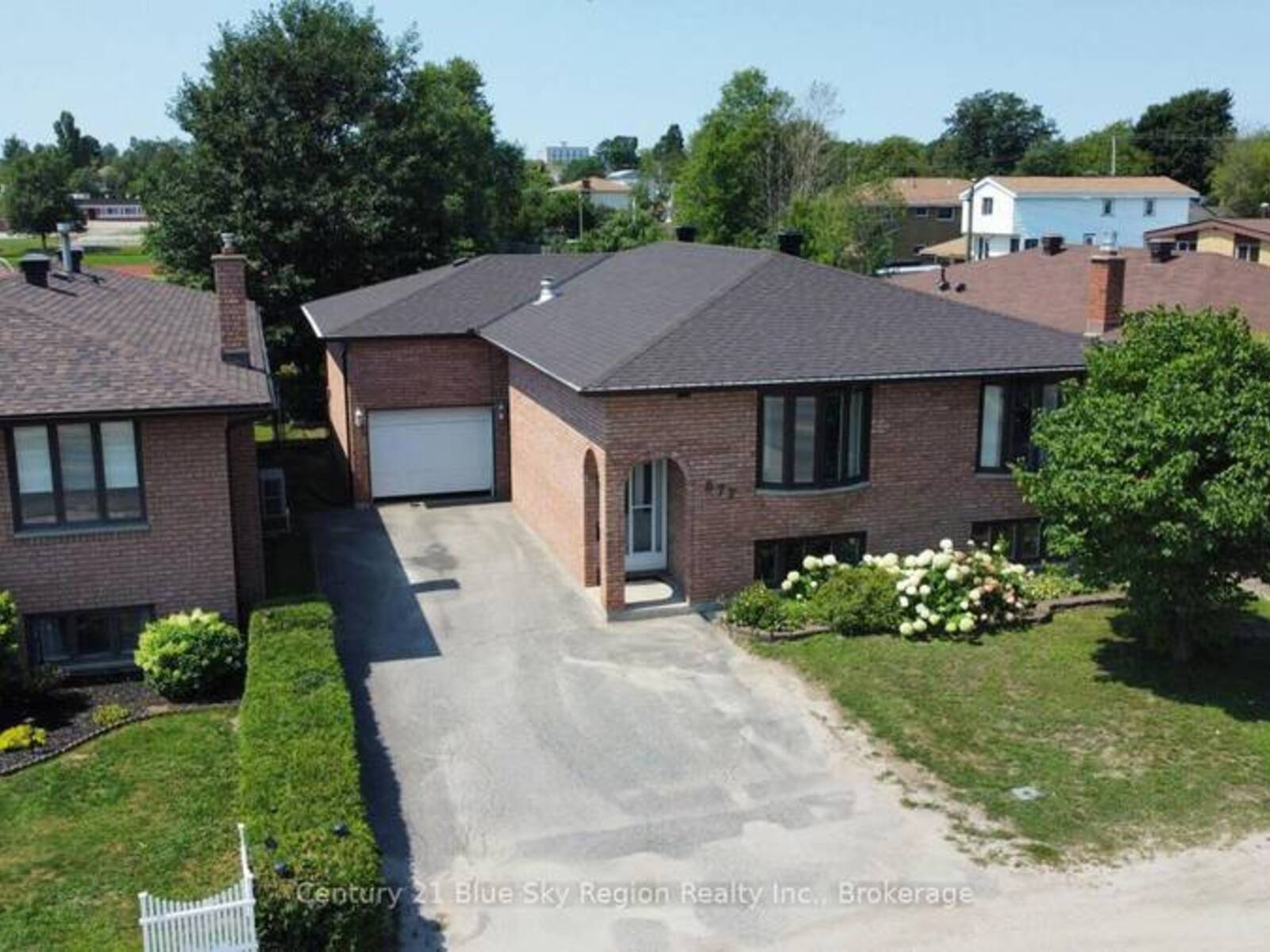 877 O'BRIEN STREET, North Bay, Ontario P1B 5W9