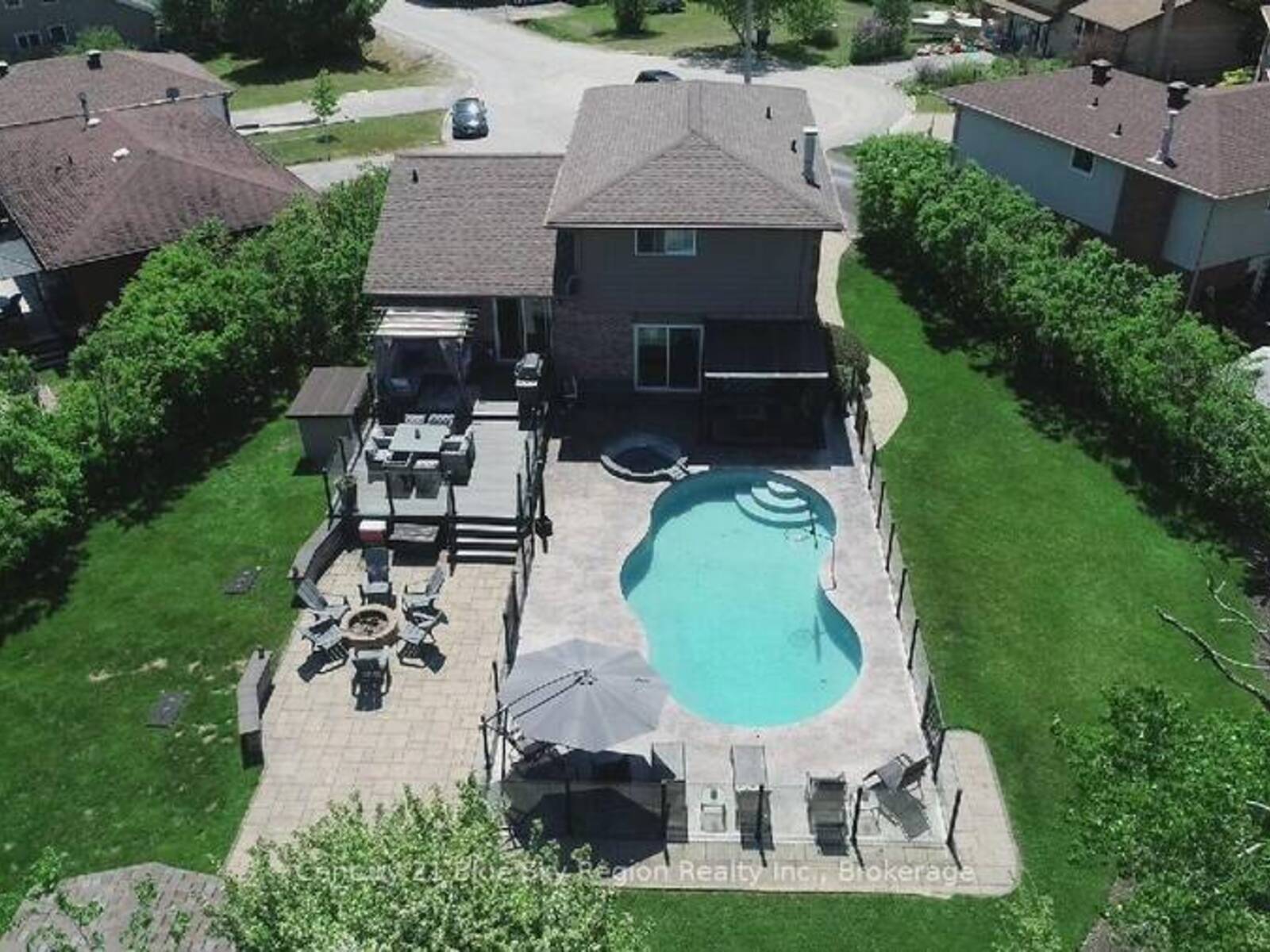 790 LAURENTIAN AVENUE, North Bay, Ontario P1B 7T8