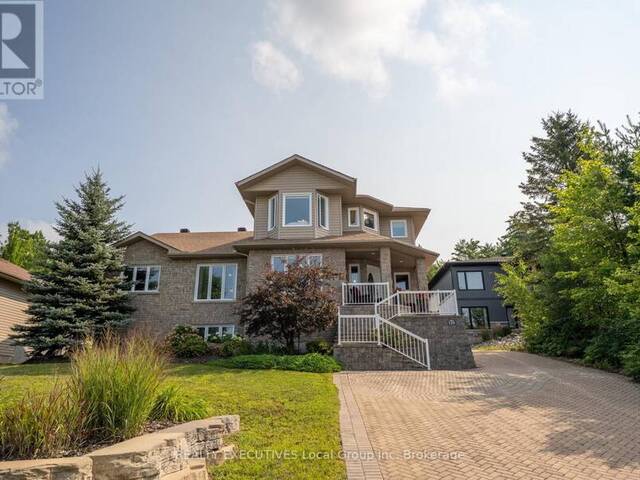 124 FAIRWAY DRIVE North Bay Ontario, P0H 1H0 - 6 Bedrooms Home For Sale