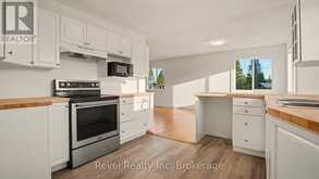 125 BOOTH ROAD | Parry Sound Ontario | Slide Image Eleven